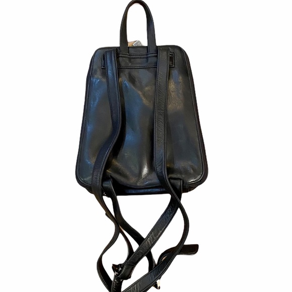 PERLINA New York Leather Backpack - Picture 4 of 9